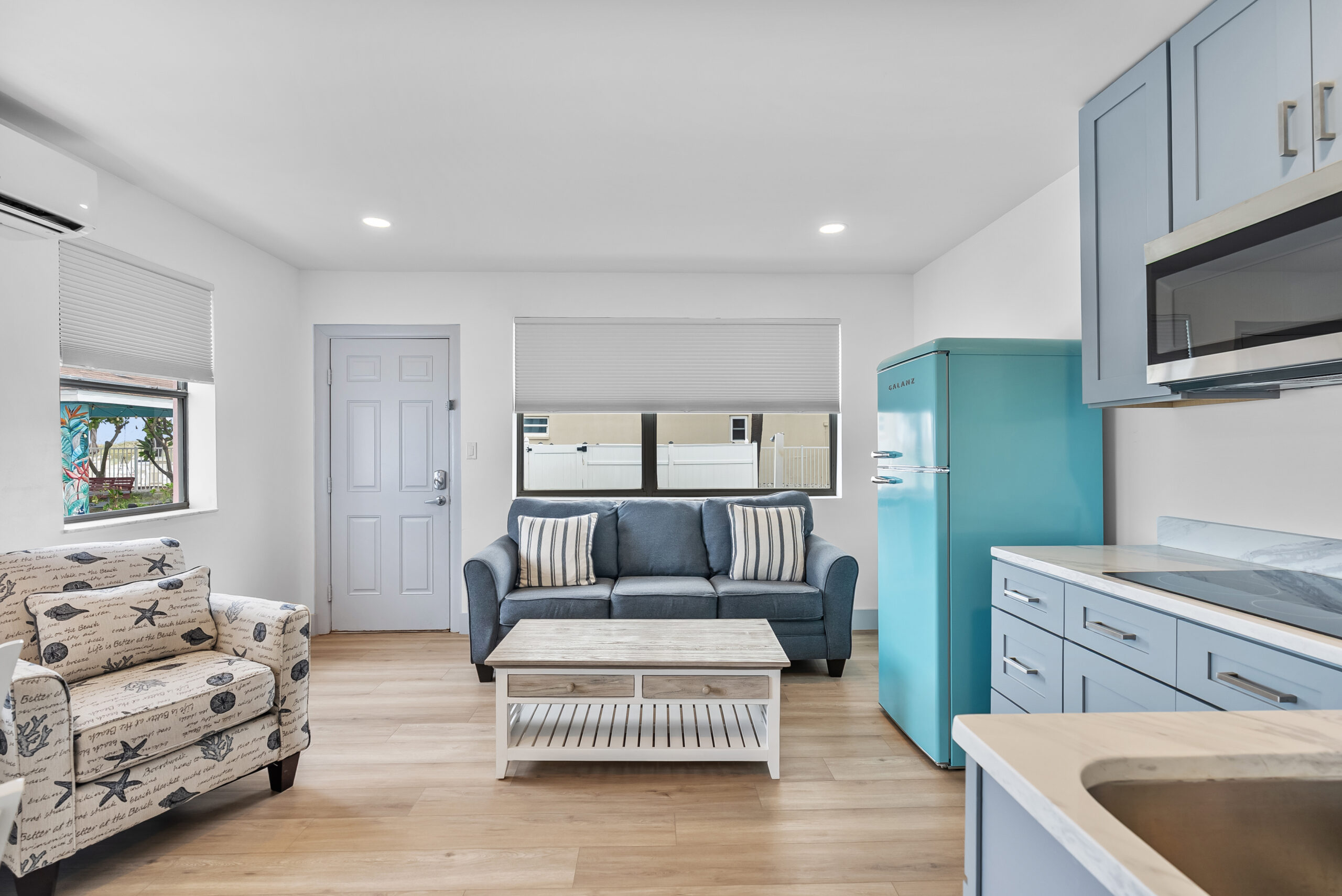 Modern Suite with Bed